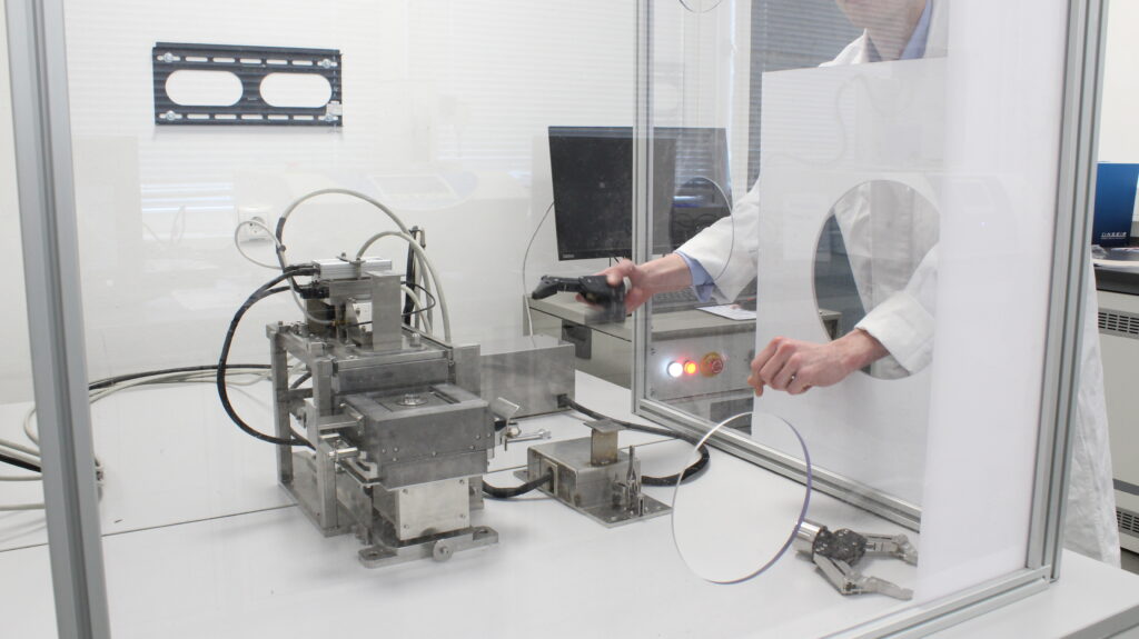 Sample photo of a measuring device in a glovebox