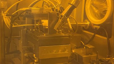 CEA LFA mit glovebox in Betrieb
